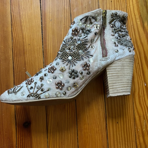 RARE Free People Night Out Ankle Bootie in Champagne - Picture 7 of 10